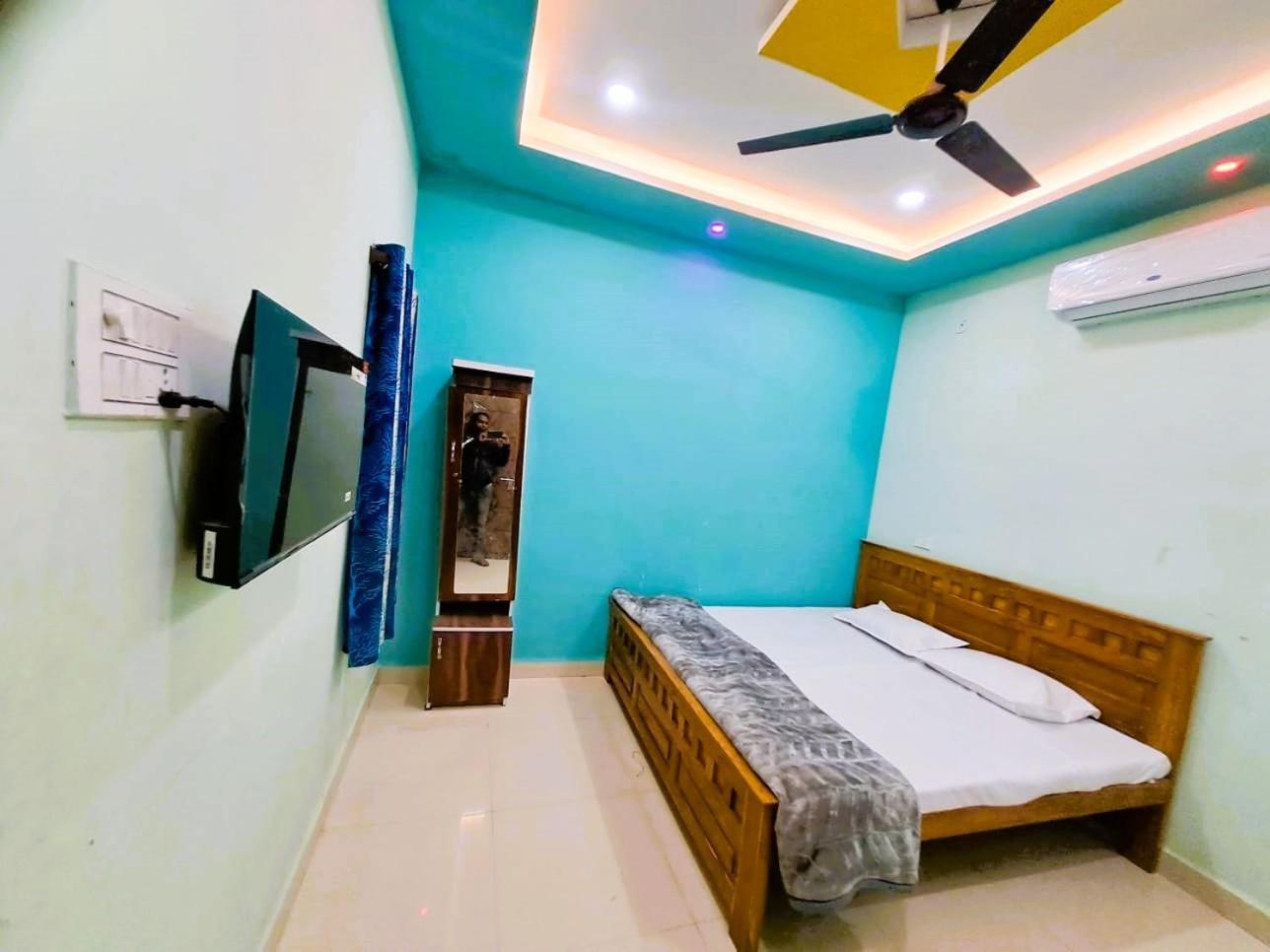 Utsav Lodge And Mangal Bhavan Piparia Екстер'єр фото