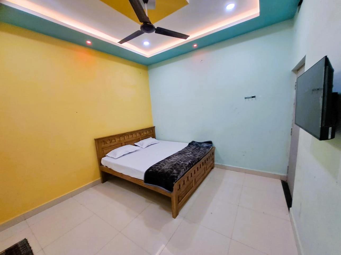 Utsav Lodge And Mangal Bhavan Piparia Екстер'єр фото