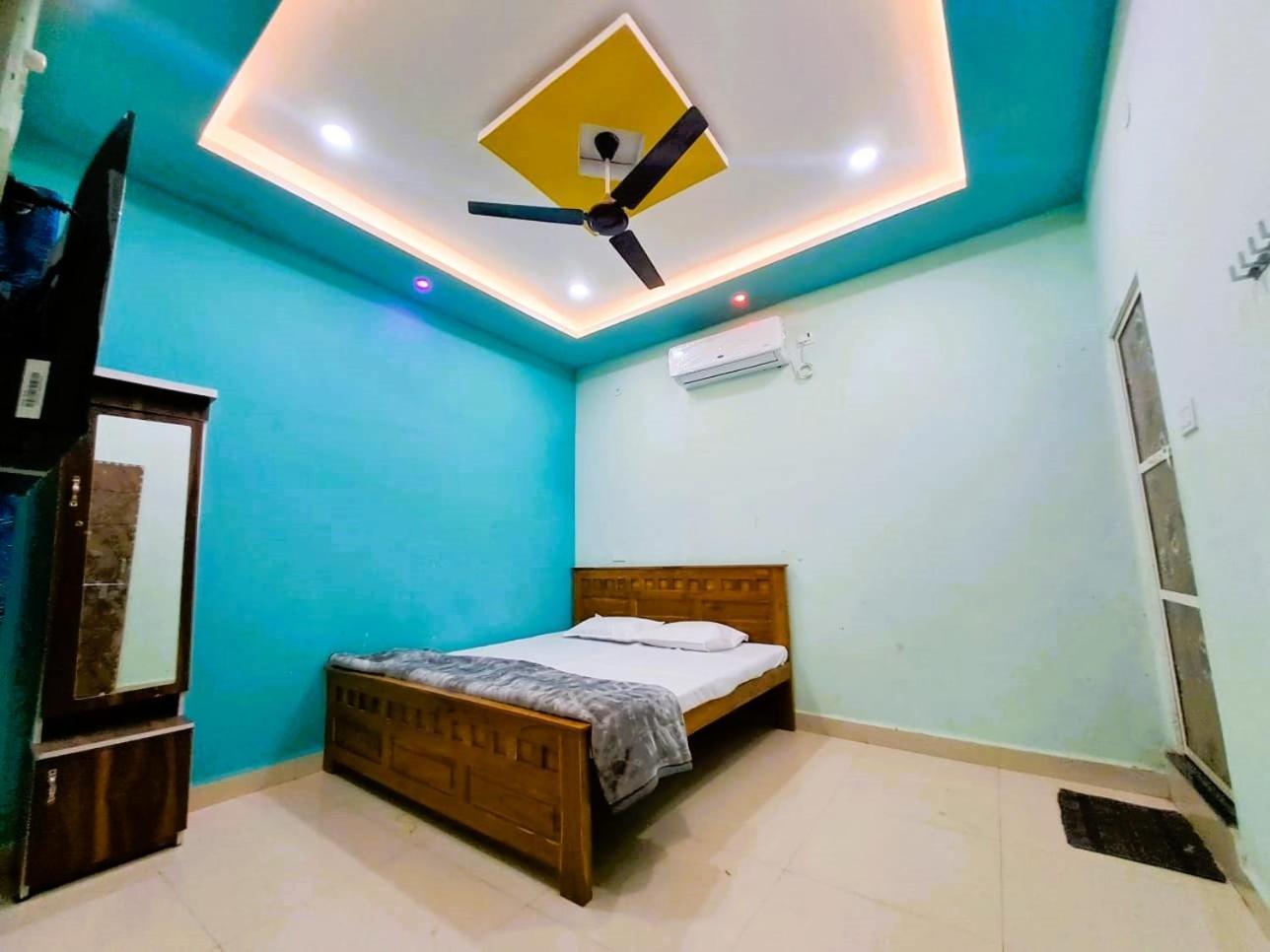 Utsav Lodge And Mangal Bhavan Piparia Екстер'єр фото