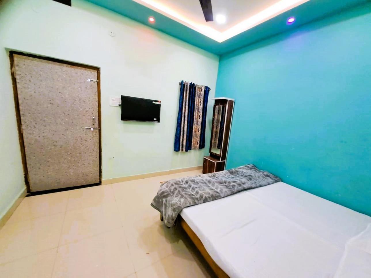 Utsav Lodge And Mangal Bhavan Piparia Екстер'єр фото