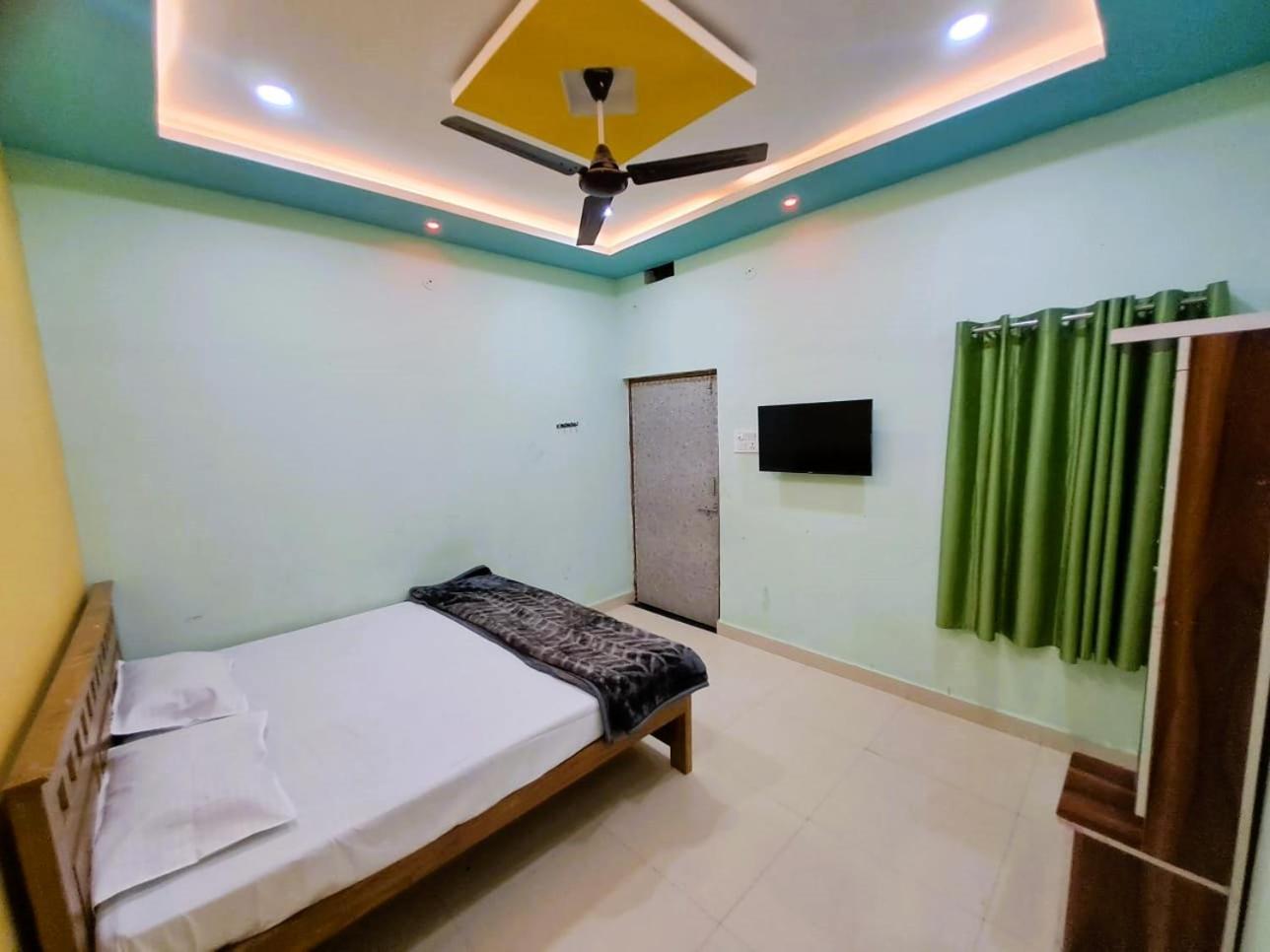Utsav Lodge And Mangal Bhavan Piparia Екстер'єр фото