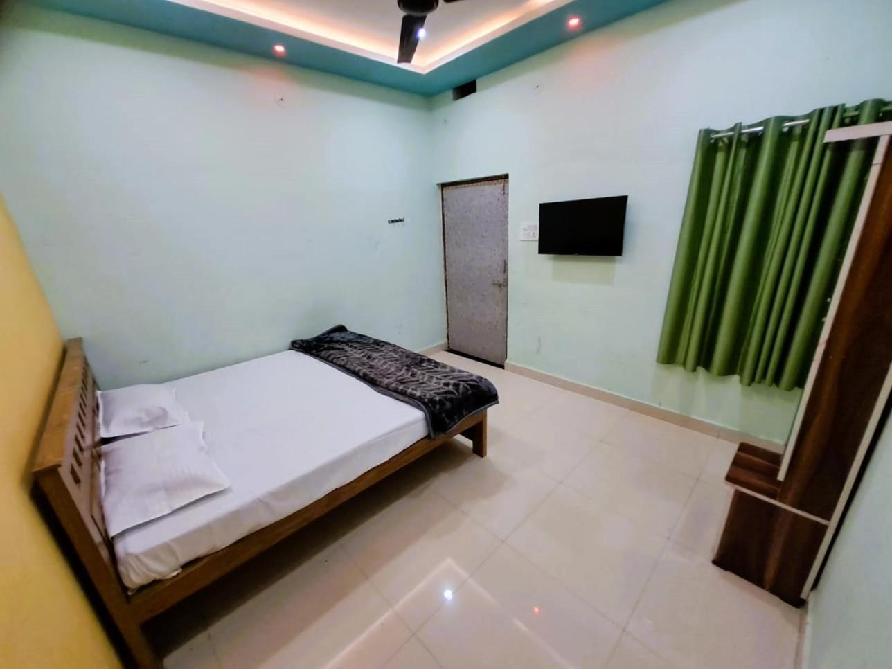 Utsav Lodge And Mangal Bhavan Piparia Екстер'єр фото