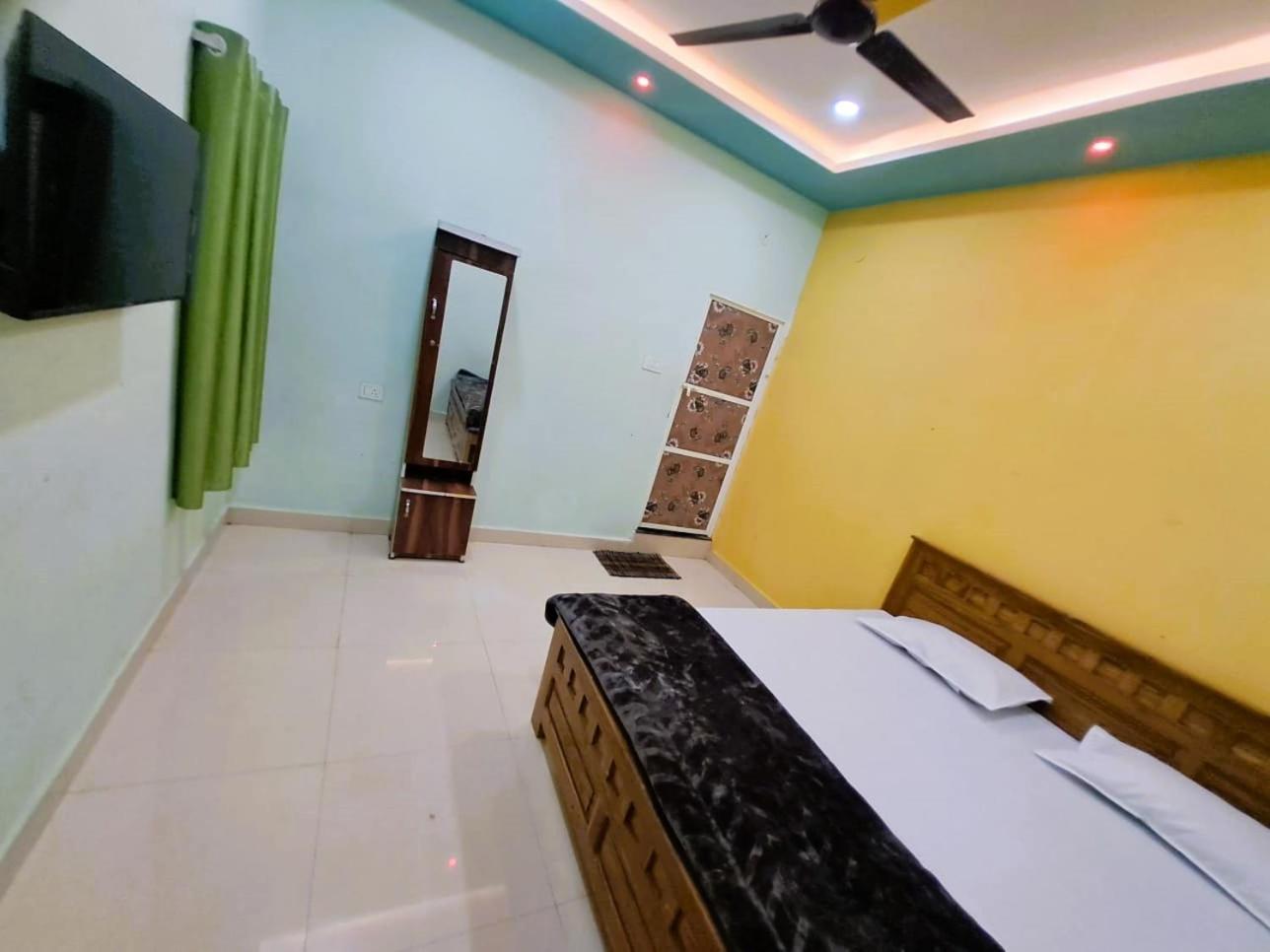Utsav Lodge And Mangal Bhavan Piparia Екстер'єр фото