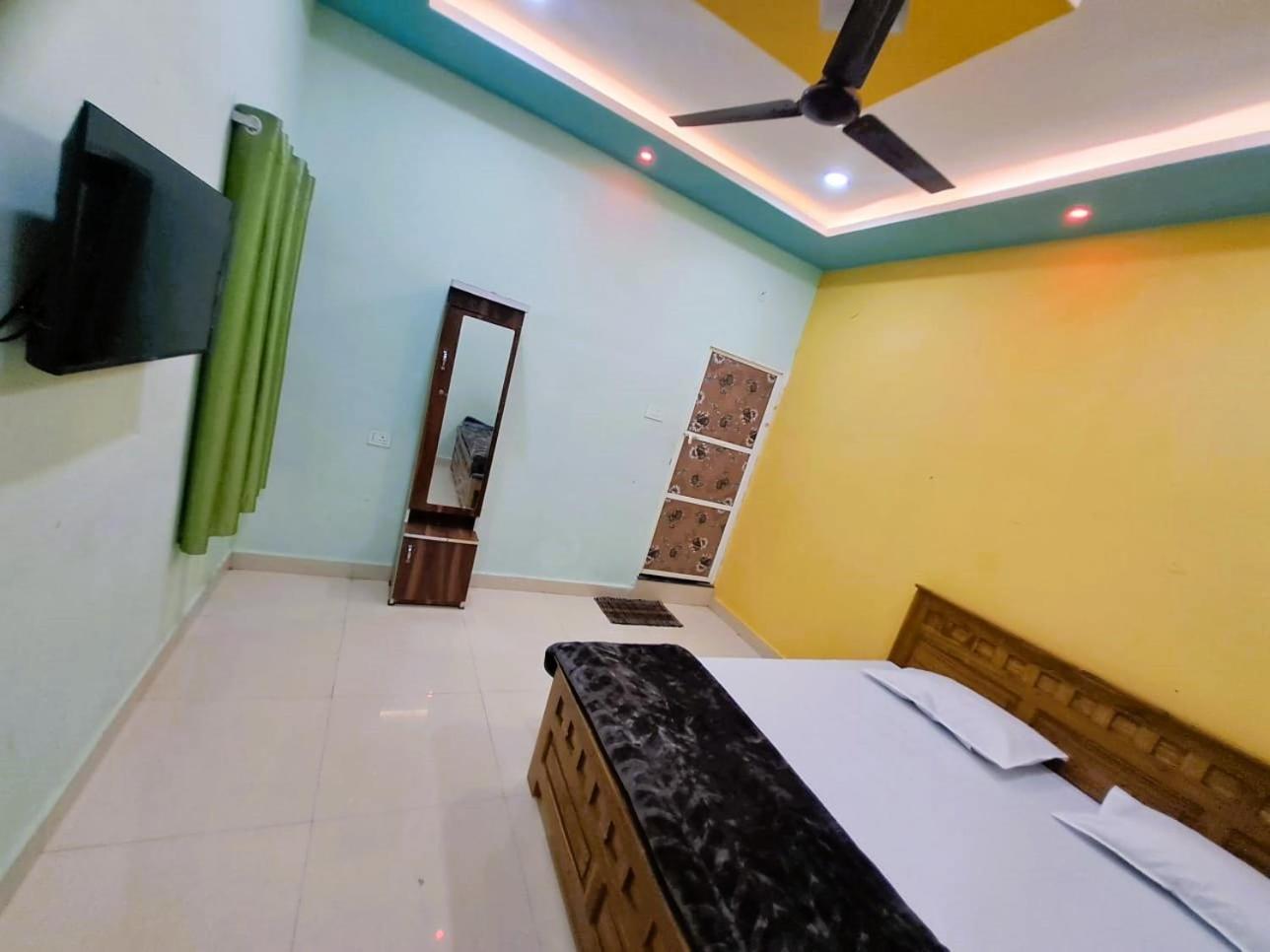 Utsav Lodge And Mangal Bhavan Piparia Екстер'єр фото