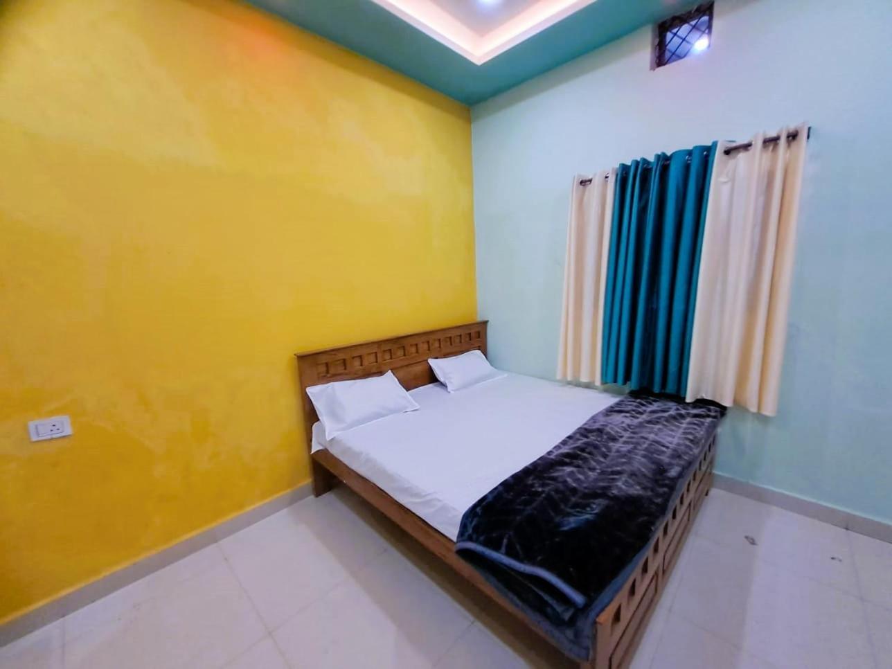 Utsav Lodge And Mangal Bhavan Piparia Екстер'єр фото