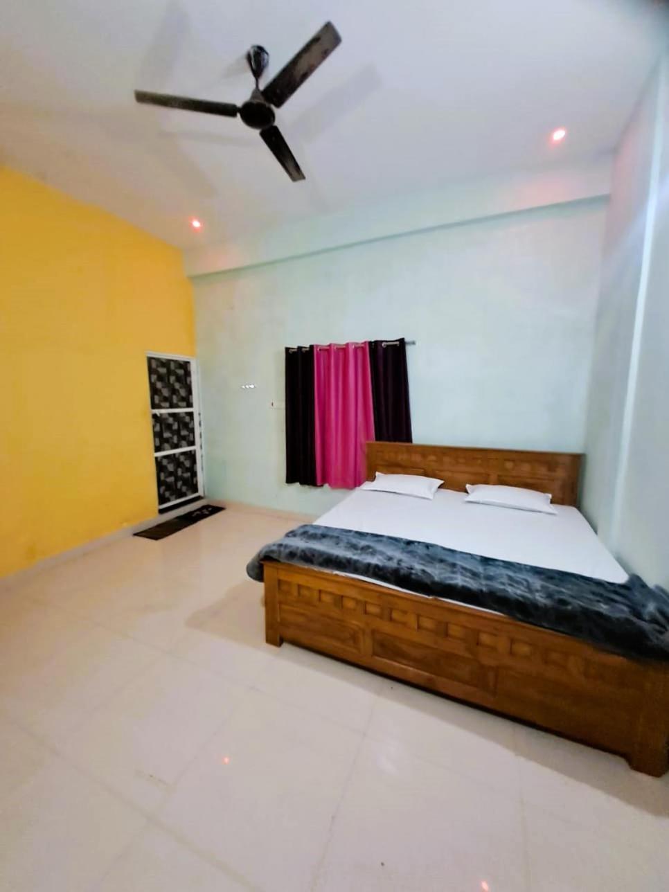 Utsav Lodge And Mangal Bhavan Piparia Екстер'єр фото